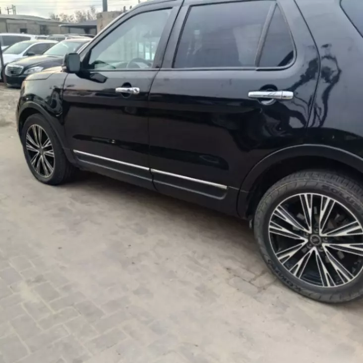 2014 Ford Explorer - Image 1