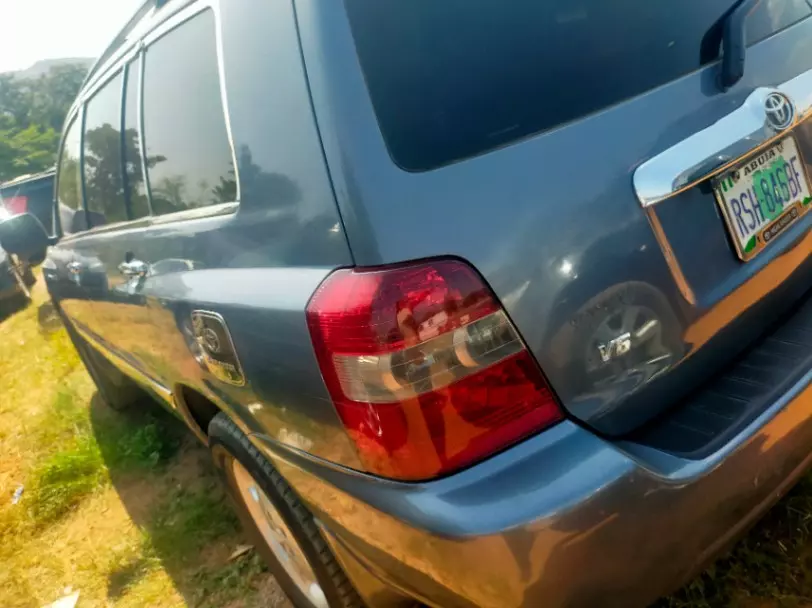 2009 Toyota Highlander - Image 1