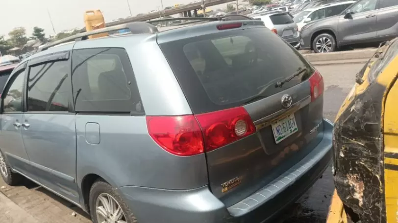 2009 Toyota Sienna