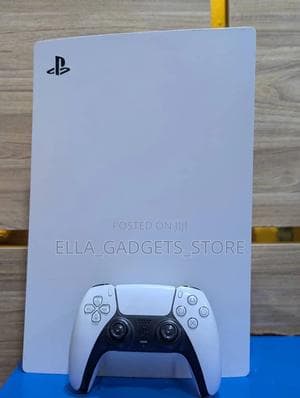 Clean Uk Used Ps5 Available With One Pad and Game