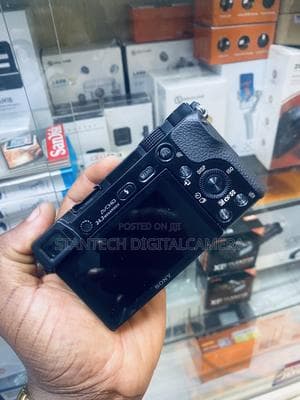 Sony A6000 With 16-50mm Lens