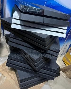 Uk Used Ps4 Fat With 12games