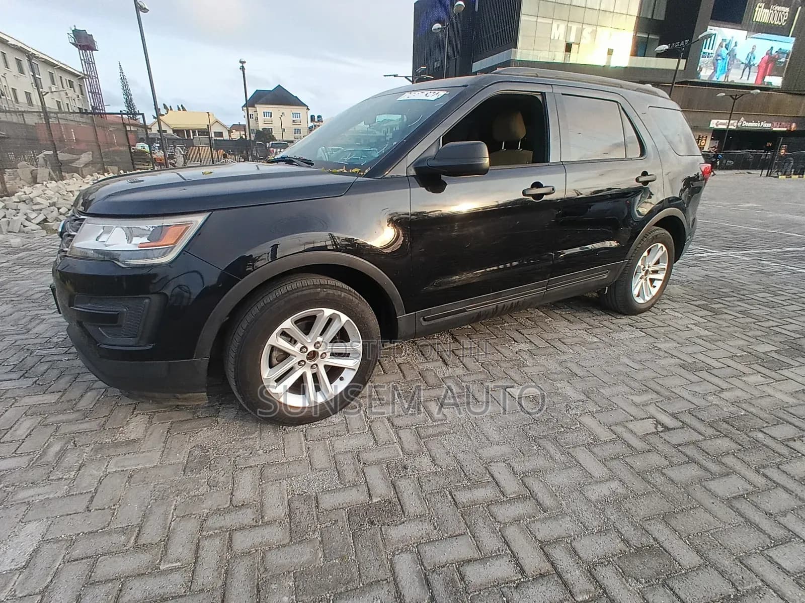 2017 Ford Explorer Base 4dr FWD (3.5L 6cyl 6A)