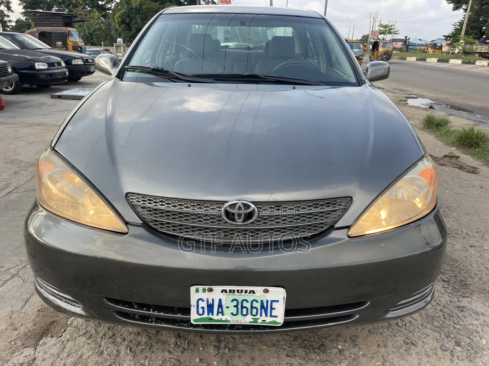 2004 Toyota Camry LE 4dr Sedan (2.4L 4cyl 5M)