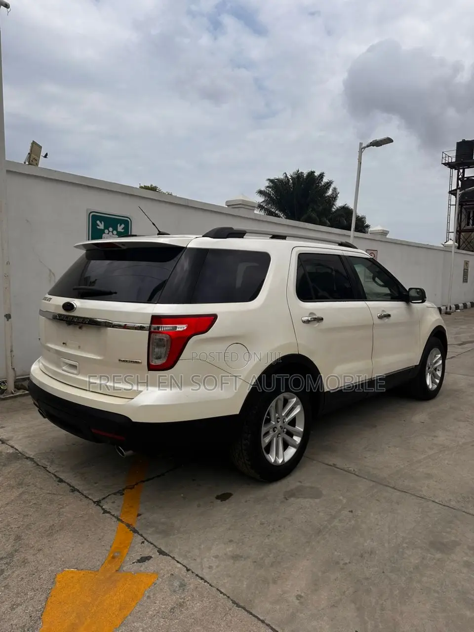 2014 Ford Explorer XLT 4dr SUV AWD (3.5L 6cyl 6A)