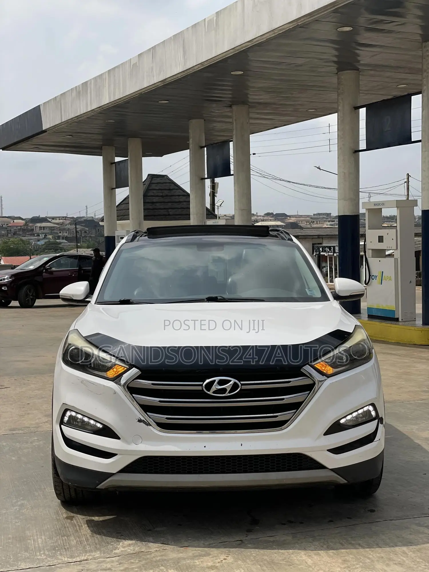 2017 Hyundai Tucson Sport AWD - Image 1