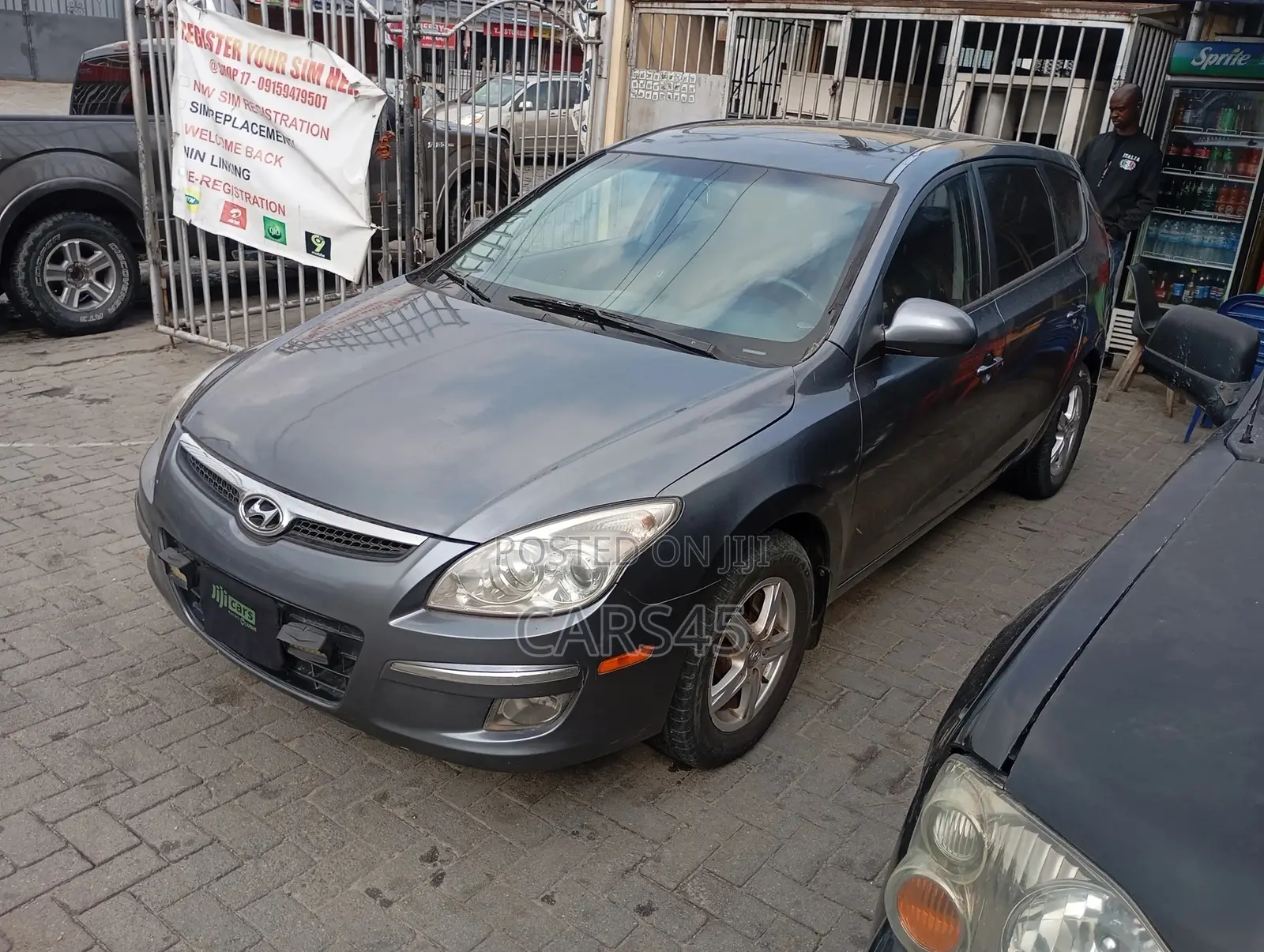 2011 Hyundai Elantra - Image 1