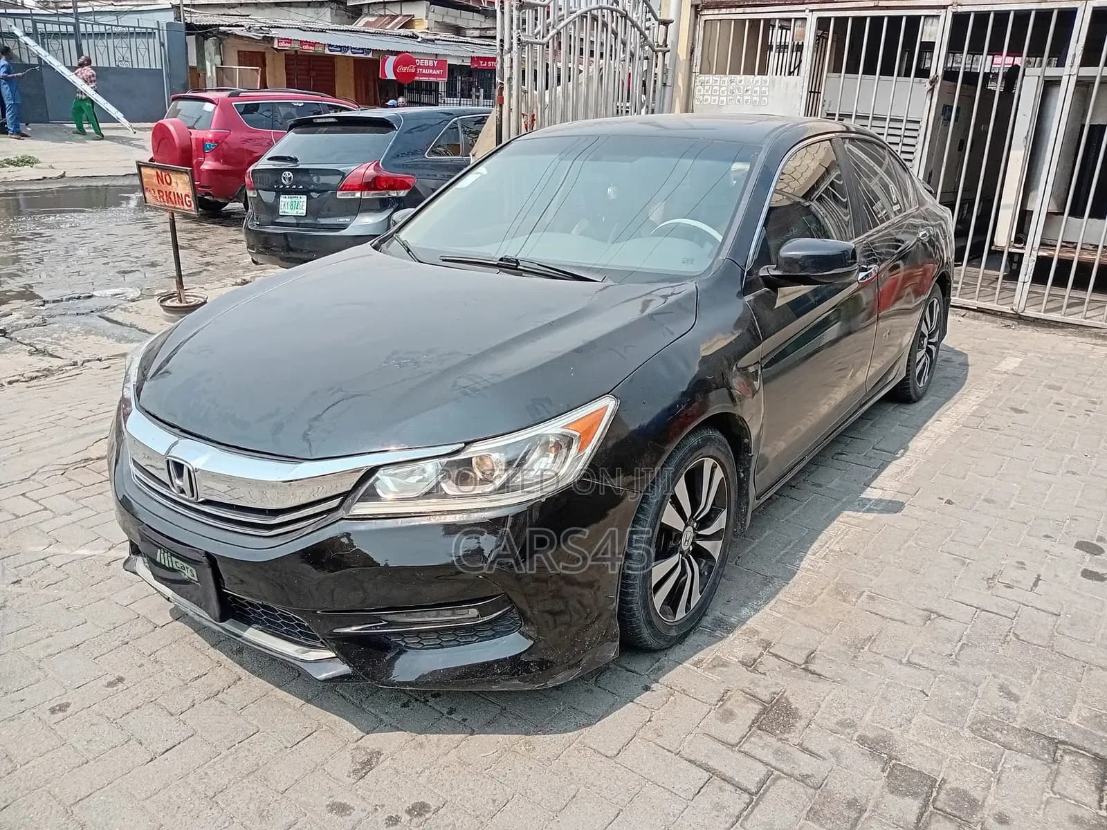 2013 Honda Accord LX 4dr Sedan FWD (2.4L 4cyl 2A)