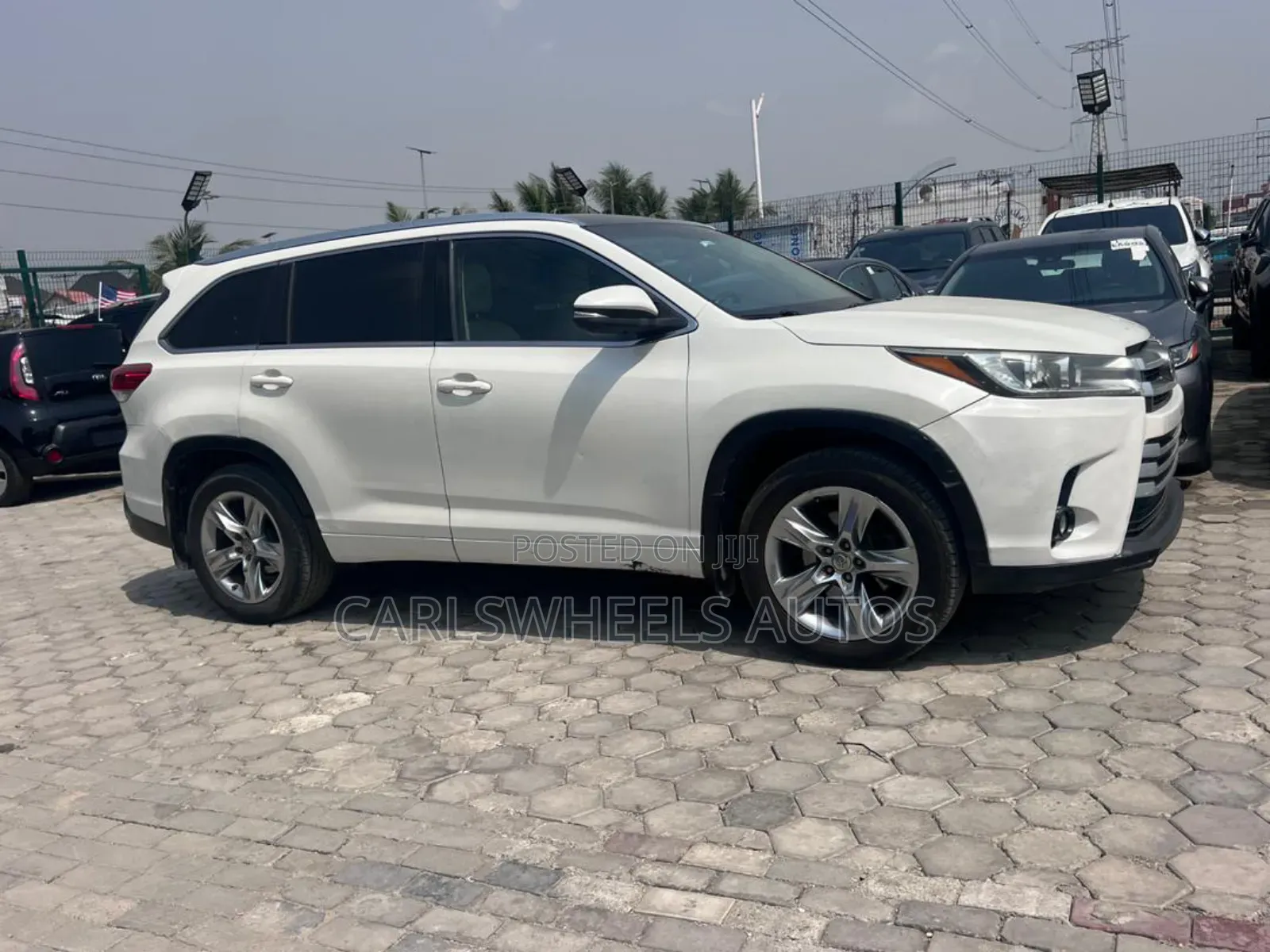 2015 Toyota Highlander Limited 4dr SUV AWD (3.5L 6cyl 6A) - Image 1