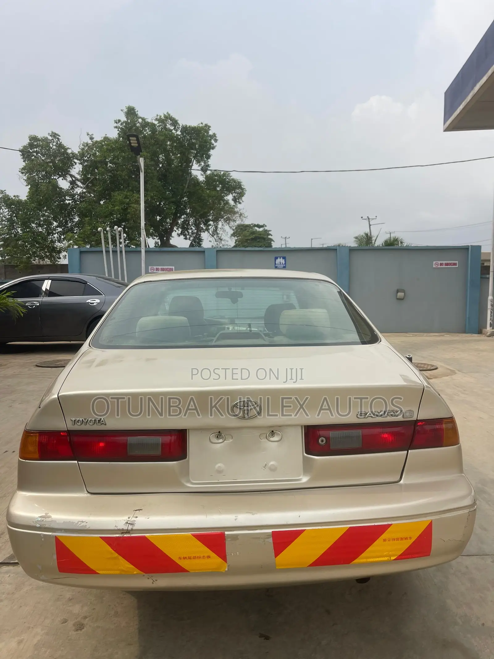 2001 Toyota Camry LE 4dr Sedan (2.2L 4cyl 4A)