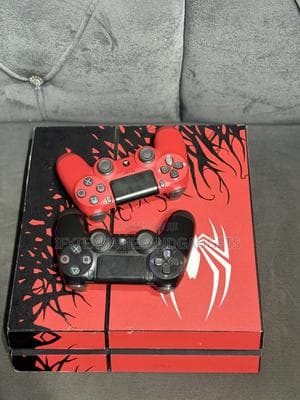 Ps 4 Fat With 2 Pads and 12 Games