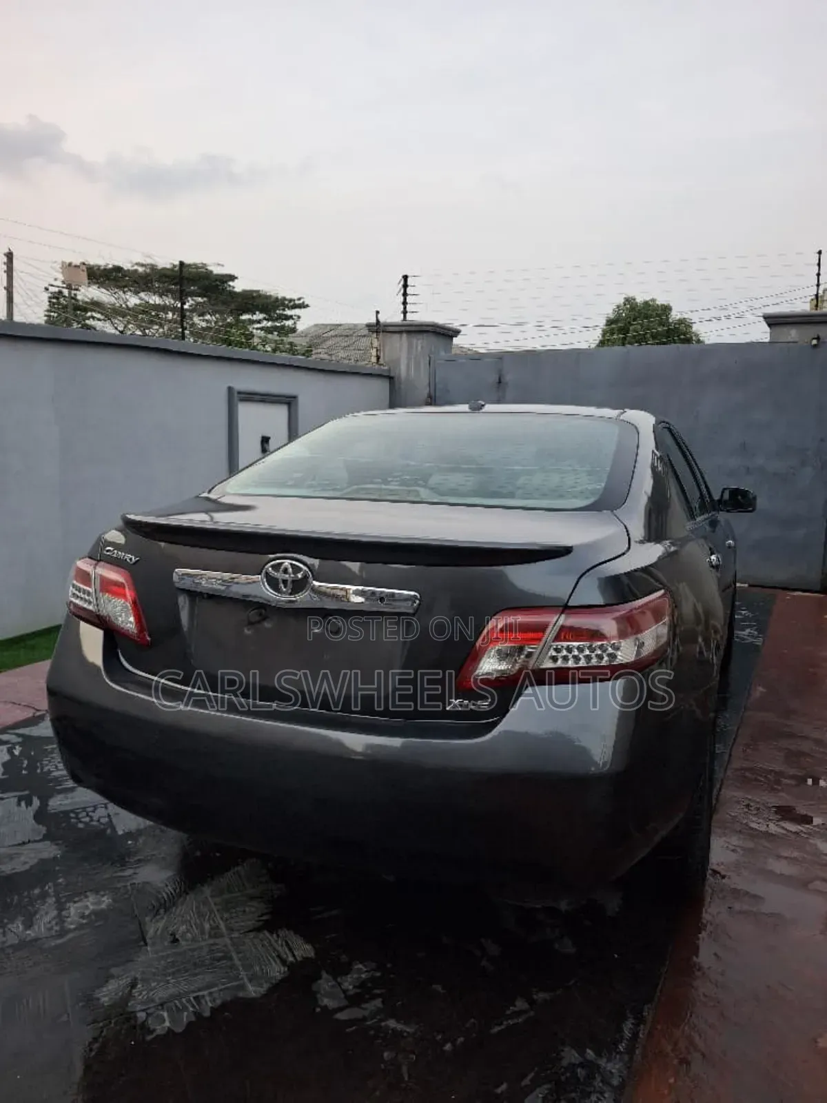 2011 Toyota Camry XLE 4dr Sedan (2.5L 4cyl 6A) - Image 1