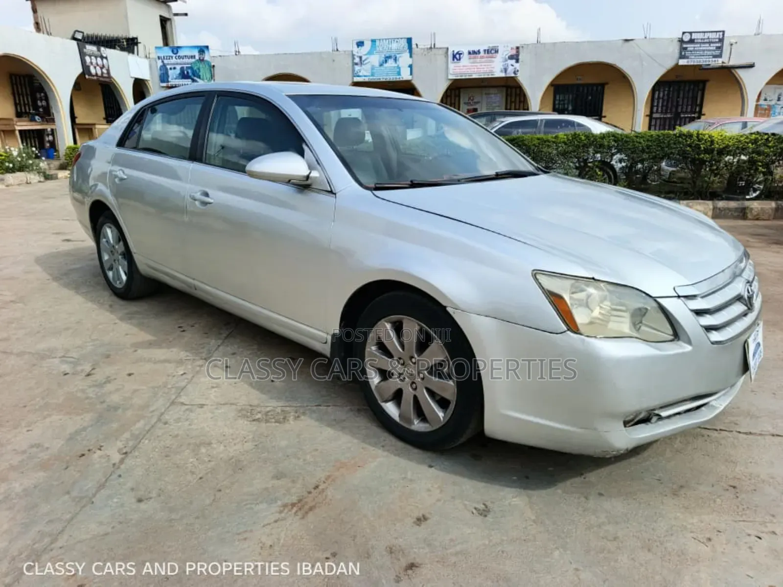 2005 Toyota Avalon XL