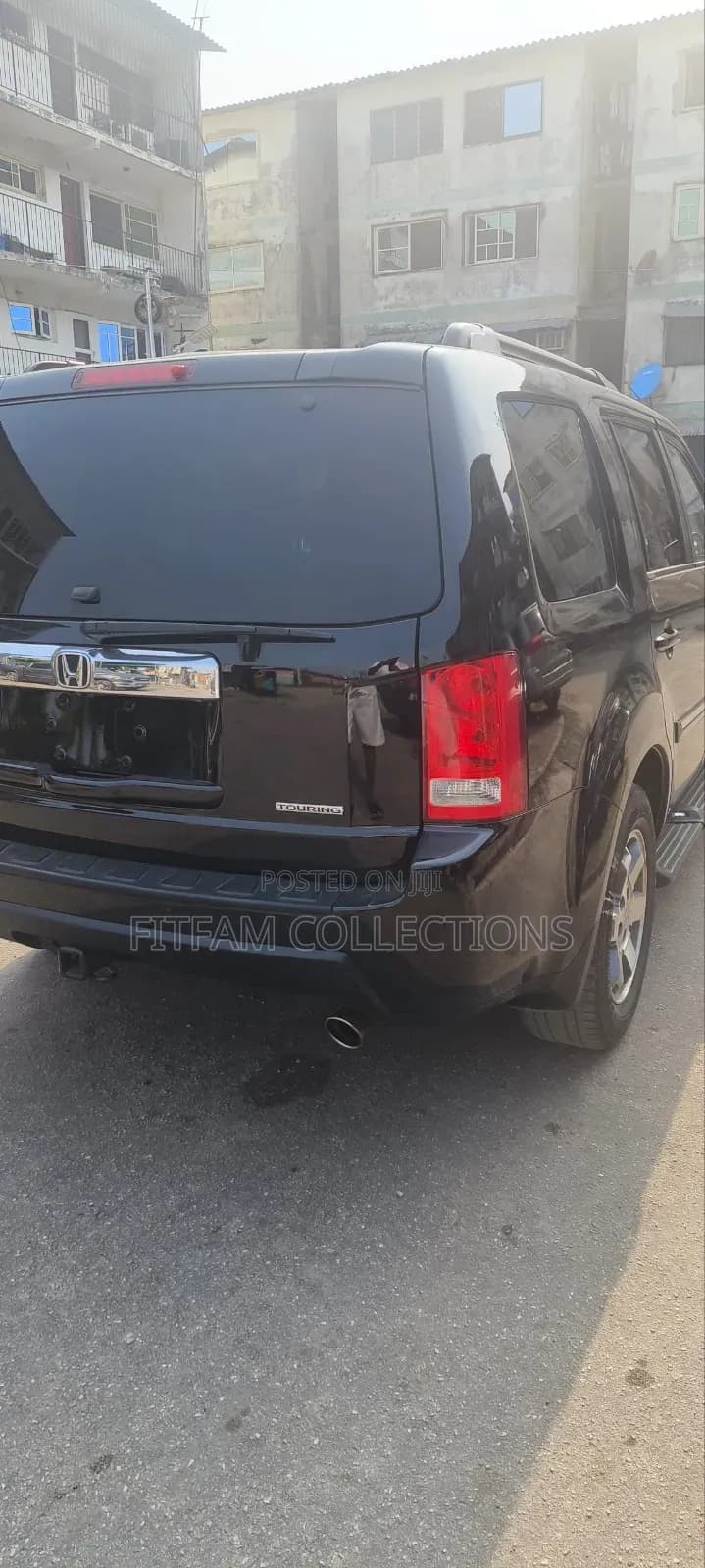 2010 Honda Pilot Touring w/RES/Navi 4WD (3.5L 6cyl 5A) - Image 1