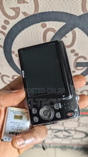 Small Digital Cameras