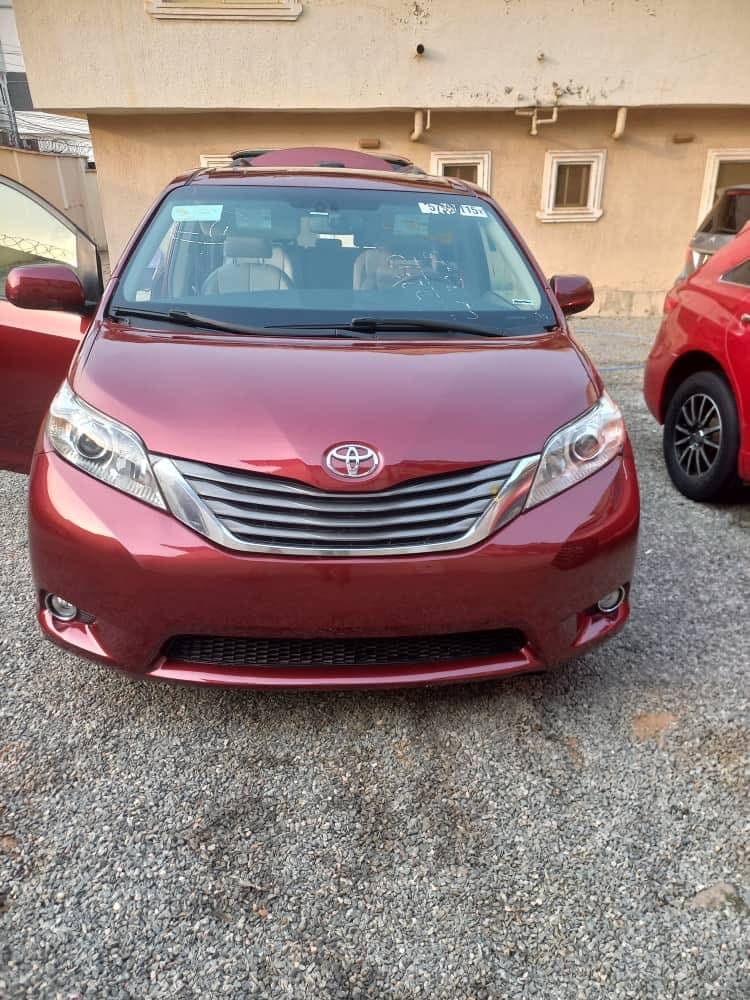 2011 Toyota Sienna LIMITED