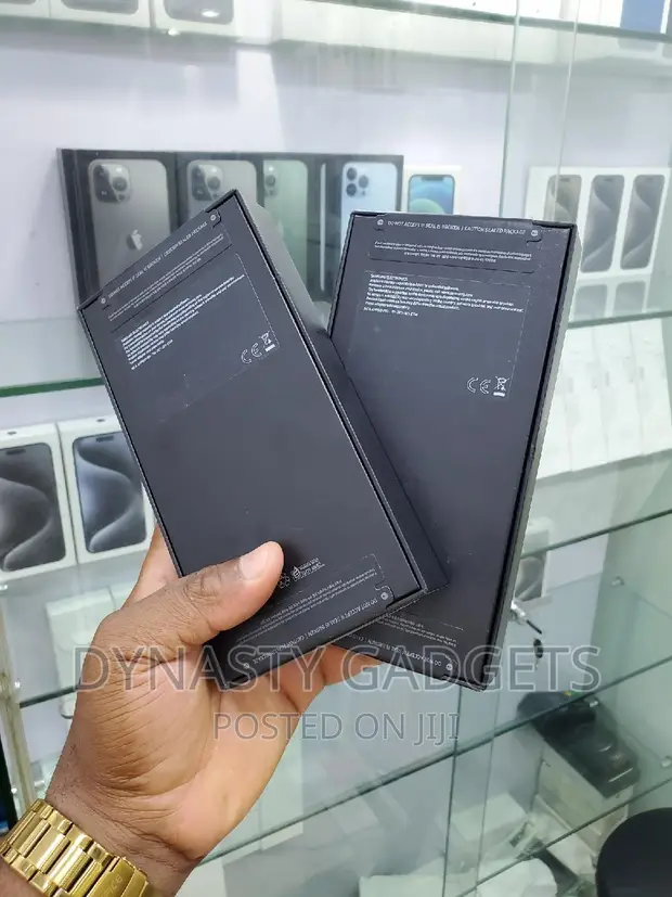 New Samsung Galaxy S24 Ultra 256 GB