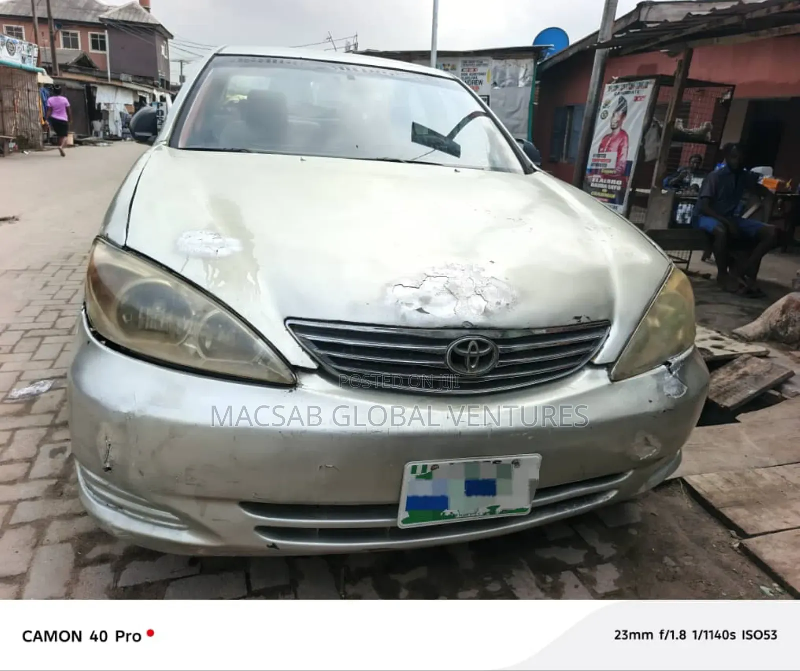 2004 Toyota Camry LE 4dr Sedan (2.4L 4cyl 5M)