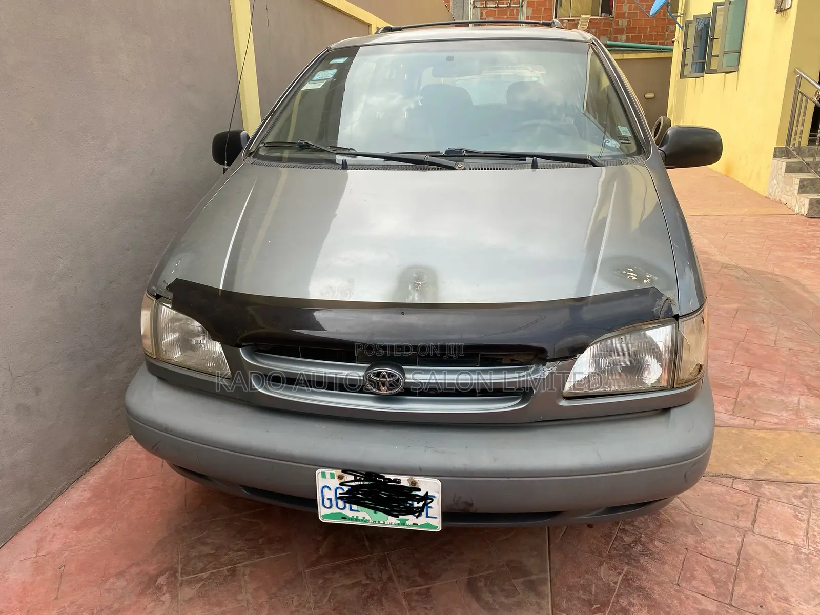 2000 Toyota Sienna CE & 1 hatch