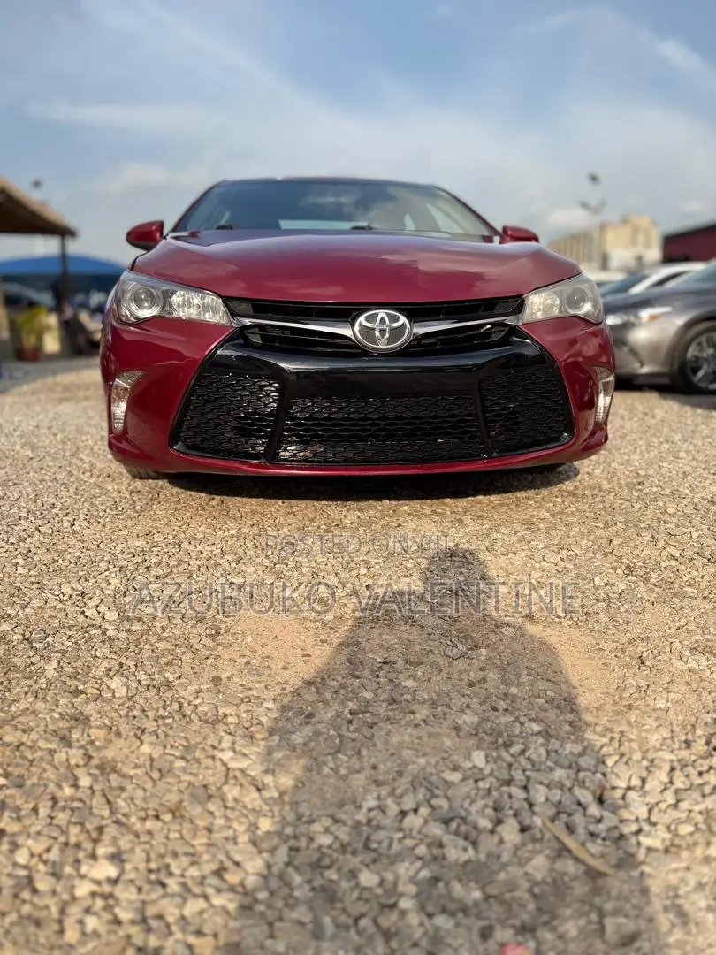 2016 Toyota Camry SE 4dr Sedan (2.5L 4cyl 6A)
