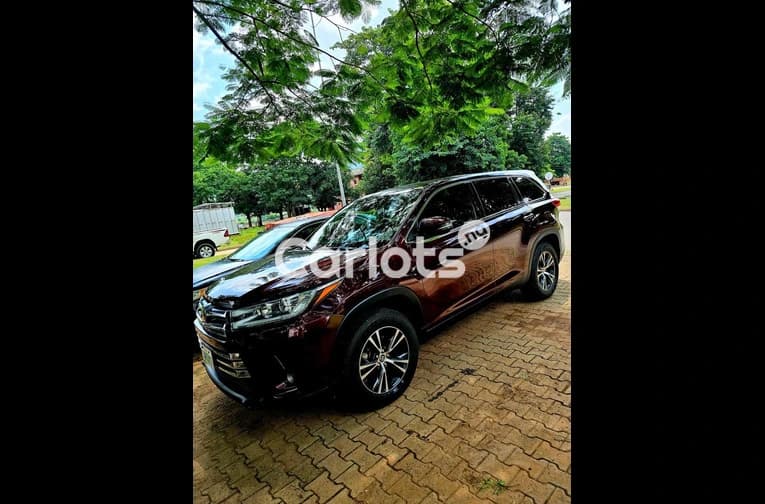 2019 Toyota Highlander PREMIUM